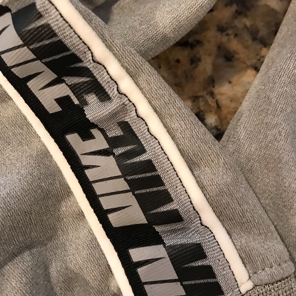 👟NIKE Zip Up Athletic Jacket - Picture 4 of 9